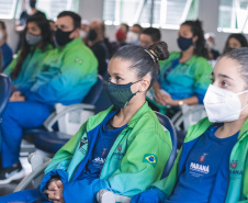 A manhã da última terça-feira, 09, foi de homenagens na Superintendência Geral de Esporte do Governo do Paraná. Após a delegação paranaense voltar campeã dos Jogos Escolares Brasileiros (JEBS) no Rio de Janeiro, os estudantes-atletas receberam uma novidade:  os participantes dos JEBS estão classificados para as bolsas-atletas, categoria formador, na edição 2022 do Programa Geração Olímpica e Paralímpica (GOP). - Curitiba, 09/11/2021 - Foto: Paraná Esporte