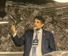 Nesta segunda-feira (22), o ministro Guilherme Caputo Bastos, do Tribunal Superior do Trabalho (TST), visitou a sede da Portos do Paraná, onde participou do II Seminário sobre Trabalho Portuário. Organizado pelo Órgão Gestor de Mão-de-Obra do Trabalhador Portuário Avulso (OGMO) de Paranaguá, o evento teve apoio da administração dos portos de Paranaguá e Antonina. - Paranaguá, 22/11/2021 - Foto: Claudio Neves/Portos do Paraná