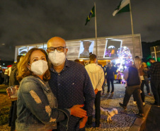 Natal Palácio Iguaçu emociona, encanta e alegra crianças e adultos, afirmam espectadores