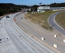 O Departamento de Estradas de Rodagem do Paraná (DER/PR) realizou nesta sexta-feira (12) a fase de lances da licitação do projeto e da obra de duplicação da PR-092, a Rodovia dos Minérios, no perímetro urbano de Almirante Tamandaré, na Região Metropolitana de Curitiba. Foto: Ari Dias/AEN