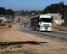 O Departamento de Estradas de Rodagem do Paraná (DER/PR) realizou nesta sexta-feira (12) a fase de lances da licitação do projeto e da obra de duplicação da PR-092, a Rodovia dos Minérios, no perímetro urbano de Almirante Tamandaré, na Região Metropolitana de Curitiba. Foto: Ari Dias/AEN