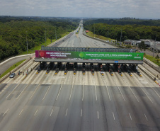 Encerramento dos atuais contratos de concessão de rodovias no Paraná. Abertura das catracas da praça de pedágio da Ecovia, na BR-277, em São José dos Pinhais, ocorrida à 0h00 deste domingo. - Curitiba, 28/11/2021 - Foto: Ari Dias/AEN