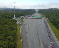 Encerramento dos atuais contratos de concessão de rodovias no Paraná. Abertura das catracas da praça de pedágio da Ecovia, na BR-277, em São José dos Pinhais, ocorrida à 0h00 deste domingo. - Curitiba, 28/11/2021 - Foto: Ari Dias/AEN