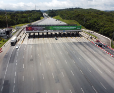 Encerramento dos atuais contratos de concessão de rodovias no Paraná. Abertura das catracas da praça de pedágio da Ecovia, na BR-277, em São José dos Pinhais, ocorrida à 0h00 deste domingo. - Curitiba, 28/11/2021 - Foto: Ari Dias/AEN