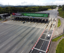 Encerramento dos atuais contratos de concessão de rodovias no Paraná. Abertura das catracas da praça de pedágio da Ecovia, na BR-277, em São José dos Pinhais, ocorrida à 0h00 deste domingo. - Curitiba, 28/11/2021 - Foto: Ari Dias/AEN