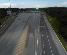 Encerramento dos atuais contratos de concessão de rodovias no Paraná. Abertura das catracas da praça de pedágio da Ecovia, na BR-277, em São José dos Pinhais, ocorrida à 0h00 deste domingo. - Curitiba, 28/11/2021 - Foto: Ari Dias/AEN