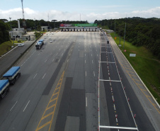 Encerramento dos atuais contratos de concessão de rodovias no Paraná. Abertura das catracas da praça de pedágio da Ecovia, na BR-277, em São José dos Pinhais, ocorrida à 0h00 deste domingo. - Curitiba, 28/11/2021 - Foto: Ari Dias/AEN