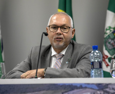 Nesta segunda-feira (22), o ministro Guilherme Caputo Bastos, do Tribunal Superior do Trabalho (TST), visitou a sede da Portos do Paraná, onde participou do II Seminário sobre Trabalho Portuário. Organizado pelo Órgão Gestor de Mão-de-Obra do Trabalhador Portuário Avulso (OGMO) de Paranaguá, o evento teve apoio da administração dos portos de Paranaguá e Antonina. - Paranaguá, 22/11/2021 - Foto: Claudio Neves/Portos do Paraná