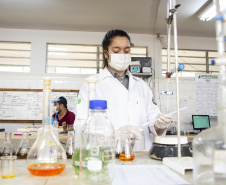 Atuação de bolsistas deverá contribuir para aumentar qualificação da pesquisa na UENP. Foto: UENP