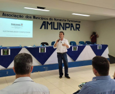 Prefeitos da Amunpar têm acesso a projetos e programas que visam o desenvolvimento sustentável - Paranavaí, 12/11/2021 - Foto: Alessandro Vieira/SEDEST