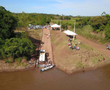 A soltura de 20 mil dourados e 200 mil lambaris no Reio Ivaí, em Mirador, no Noroeste, contou com a presença de 200 participantes do 20º Hally Fluvial SOS Rio Ivaí, neste final de semana. Os competidores foram recepcionados pelo secretário do Desenvolvimento Sustentável e do Turismo (Sedest), Márcio Nunes  -  Mirador, 14/11/2021 - Foto: Alessandro Vieira/Sedest