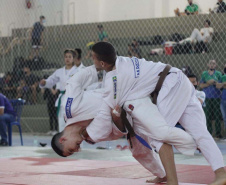 Pioneiro no País, Paraná Combate recebe campeão mundial e encerra com sucesso a primeira edição