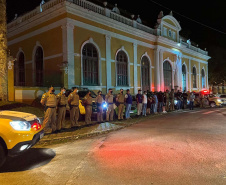 Operação apreende arma de fogo e produtos contrabandeados em Curitiba e no Litoral