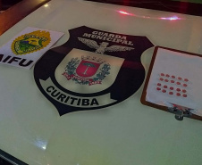 Operação apreende arma de fogo e produtos contrabandeados em Curitiba e no Litoral