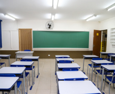 Sala de aula da Escola Estadual São Cristóvão no início do ano letivo. Curitiba