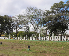 UEL coordena acordo de cooperação cultural com universidade russa