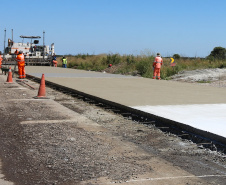 Pavimentação em concreto ca PRC-280 avança 1 Km por dia.