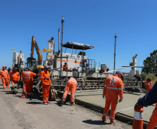 Pavimentação em concreto ca PRC-280 avança 1 Km por dia.