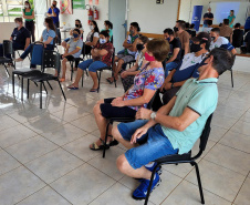 Sanepar entrega lousa digital para Apae de Guaraniaçu