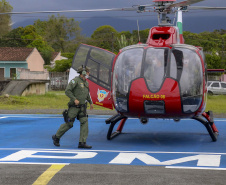 Força-tarefa reforça atendimento no litoral com voos noturnos e avião para remoções aeromédicas