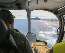 Força-tarefa reforça atendimento no litoral com voos noturnos e avião para remoções aeromédicas