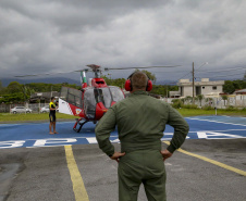 Força-tarefa reforça atendimento no litoral com voos noturnos e avião para remoções aeromédicas