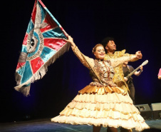 Evento no Teatro Guaíra celebra Dia da Família e novos programas para crianças e idosos