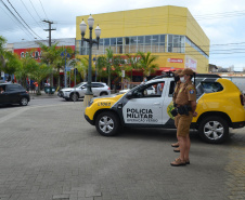 Aumento de ações preventivas da PM refletem na redução de crimes e de drogas apreendidas na primeira semana do Verão Paraná Viva a Vida, na Costa Leste