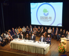 Secretário da Saúde agradece parceria com os municípios na posse da diretoria do Cosems