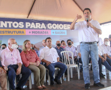 Com documento em mão, famílias de Goioerê celebram o Natal da casa regularizada