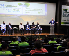 Em Foz do Iguaçu, governador acompanha plantio da 24ª milionésima árvore pela Itaipu Binacional