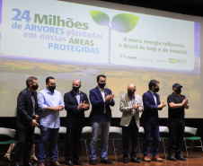 Em Foz do Iguaçu, governador acompanha plantio da 24ª milionésima árvore pela Itaipu Binacional