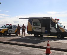 Aumento de ações preventivas da PM refletem na redução de crimes e de drogas apreendidas na primeira semana do Verão Paraná Viva a Vida, na Costa Leste