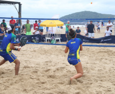 Beach tennis e bodyboard abrem o circuito de competições da temporada do Verão Paraná no litoral paranaense