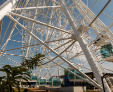 Com roda-gigante e volta de voos internacionais, Foz do Iguaçu reforça retomada do turismo