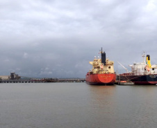 Volume de cargas movimentadas por cabotagem aumenta 38,7% nos portos do Paraná