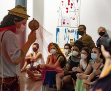 Conversa com artistas encerra exposição que revê acervo fotográfico do MUPA pelo olhar indígena