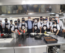 Secretaria de Justiça, Família e Trabalho e Abrasel oferecem 80 vagas para cursos com garantia de empregos em restaurantes