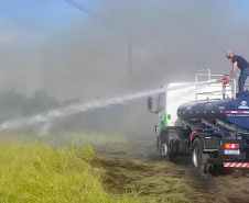 Caminhões pipa evitam acidentes de maior proporção e levam água a comunidades distantes