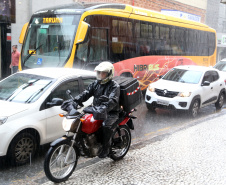 Curitiba fecha o ano com mais chuvas, mas ainda abaixo da média histórica