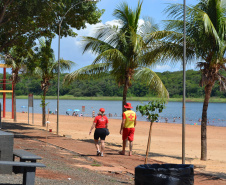 Fiscalização intensa do Corpo de Bombeiros leva tranquilidade e segurança às praias de água doce da Costa Oeste