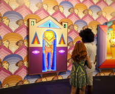 A exposição “OSGEMEOS: Segredos”, realizada pelo MON, alcança 100 mil visitantes - Curitiba, 05/01/2022