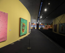 A exposição “OSGEMEOS: Segredos”, realizada pelo MON, alcança 100 mil visitantes - Curitiba, 05/01/2022