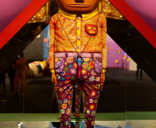 A exposição “OSGEMEOS: Segredos”, realizada pelo MON, alcança 100 mil visitantes - Curitiba, 05/01/2022