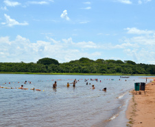 Corpo de Bombeiros alerta para risco de ataques de piranhas nas praias de águas doces do Oeste