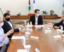 Governador Carlos Massa Ratinho Junior durante reunião no gabinete - Curitiba, 31/01/2022