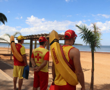 Fiscalização intensa do Corpo de Bombeiros leva tranquilidade e segurança às praias de água doce da Costa Oeste