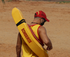 Fiscalização intensa do Corpo de Bombeiros leva tranquilidade e segurança às praias de água doce da Costa Oeste