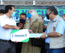 Governador Carlos Massa Ratinho Junior entrega veículos para a Vigilância Ambiental.