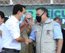 Governador Carlos Massa Ratinho Junior entrega veículos para a Vigilância Ambiental.